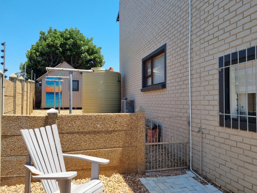 4 Bedroom Property for Sale in Wavecrest Eastern Cape